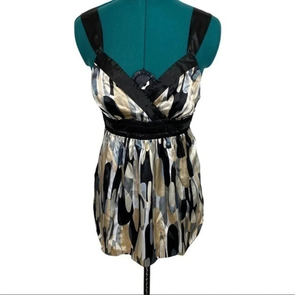 B-Wear V-Neck Abstract Print Sequin Top - Picture 2 of 9